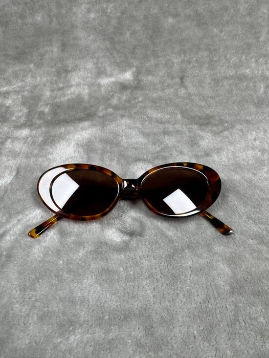 Lu Goldie Jeanne Tortoise Oval Sunglasses With Case & Cleaning Cloth main image 6